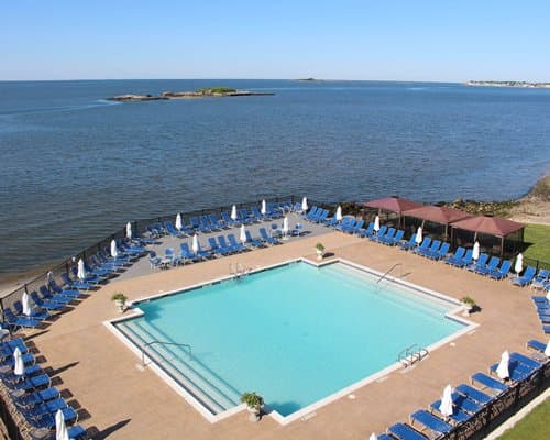Water's Edge Resort and Spa – photo 2