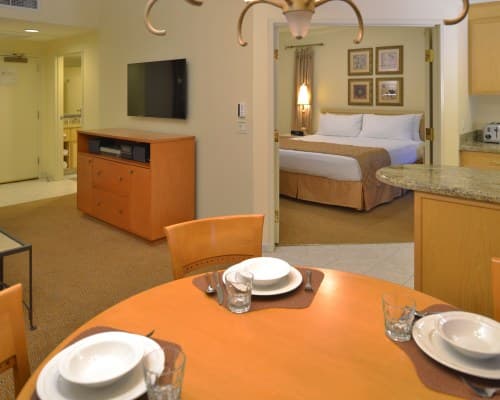 Polo Towers Suites, a Hilton Vacation Club – photo 1