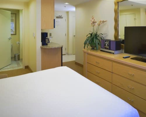 Polo Towers Suites, a Hilton Vacation Club – photo 7