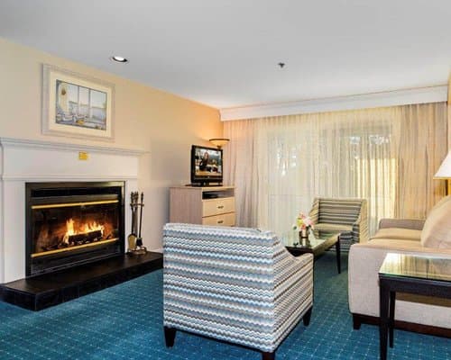 Water's Edge Resort and Spa – photo 6