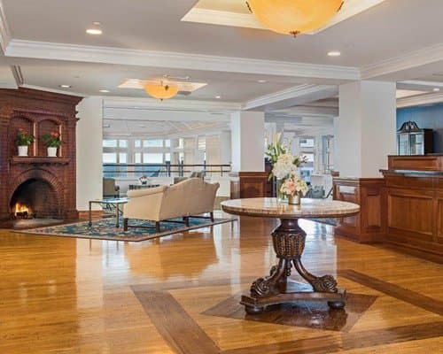 Water's Edge Resort and Spa – photo 9